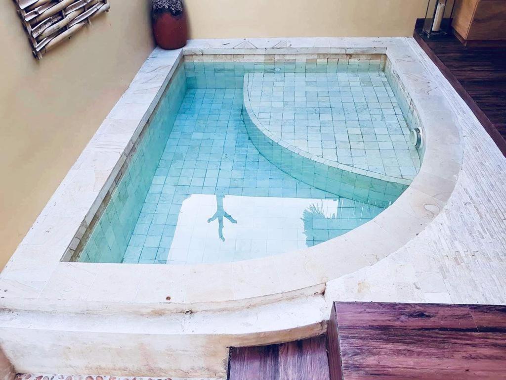 Villa Sentosa, Cheerful 3-Bedroom Villa With Pool Gili Trawangan Exterior photo