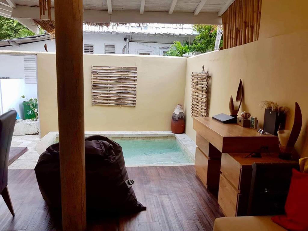 Villa Sentosa, Cheerful 3-Bedroom Villa With Pool Gili Trawangan Exterior photo
